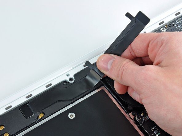 MacBook Unibody Model A1342 AirPort/Bluetooth Cable Replacement, AirPort/Bluetooth Cable: crwdns2935265:04crwdnd2935265:02crwdnd2935265:02crwdne2935265:0