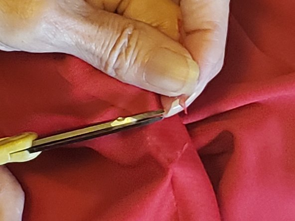 How to Repair a Snag in Clothing: crwdns2935265:05crwdnd2935265:02crwdnd2935265:02crwdne2935265:0