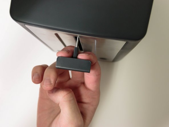 Toaster Made by Design model KT-3215 Teardown: stap 0, afbeelding 2 van 3