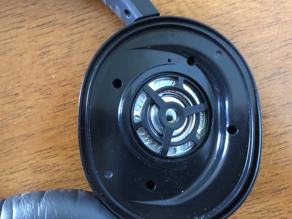 How to reduce creaking plastic noises, Reassembly: crwdns2935265:06crwdnd2935265:02crwdnd2935265:03crwdne2935265:0