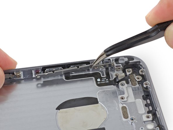 iPhone 6 Rear Case Replacement: crwdns2935265:058crwdnd2935265:03crwdnd2935265:03crwdne2935265:0