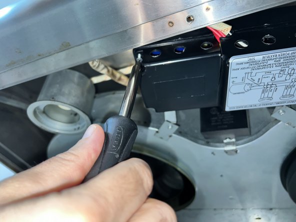 Cyclone Range Hood (Model CY3000R) Circuit Board Replacement: crwdns2935265:04crwdnd2935265:02crwdnd2935265:03crwdne2935265:0