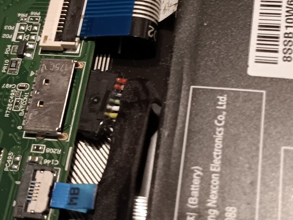 Lenovo 300e Windows 2nd Gen Battery Replacement, Unplug the battery.: crwdns2935265:03crwdnd2935265:02crwdnd2935265:02crwdne2935265:0