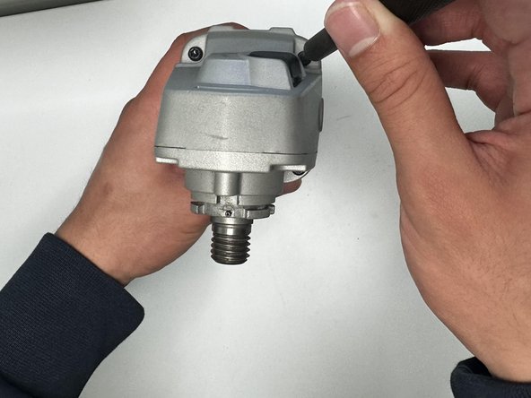 Milwaukee 6130-33 Fan Casing Replacement, Fan Casing: crwdns2935265:04crwdnd2935265:02crwdnd2935265:02crwdne2935265:0