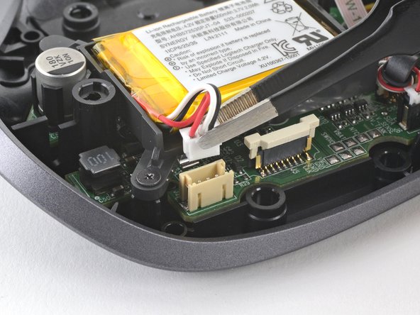 Logitech MX Master 3S Battery Replacement, Disconnect the battery: crwdns2935265:012crwdnd2935265:03crwdnd2935265:03crwdne2935265:0