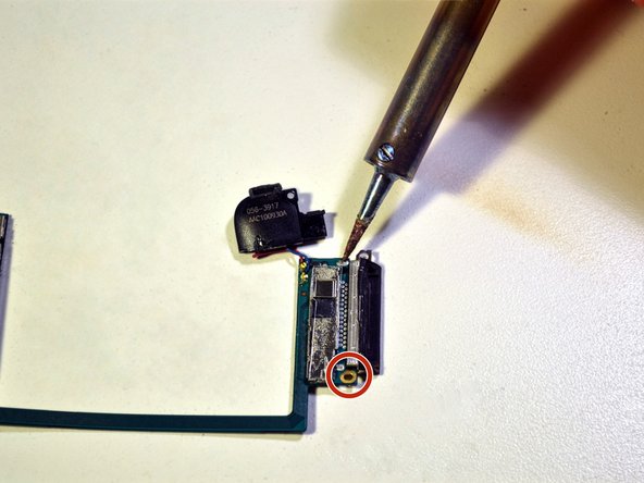 iPod Touch 4th Generation 30 Pin Dock Connector Replacement: crwdns2935265:018crwdnd2935265:03crwdnd2935265:03crwdne2935265:0