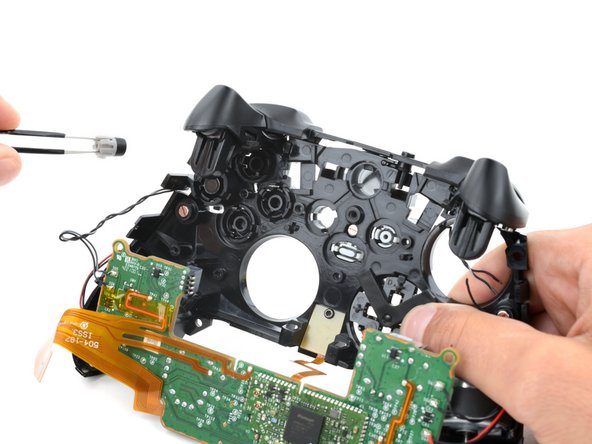 Scuf Instinct Pro Buttons Replacement, Remove the buttons: stap 25, afbeelding 2 van 3