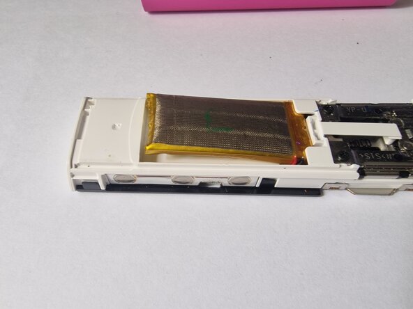 Samsung YP-U6 Battery Replacement: step 7, image 1 of 3