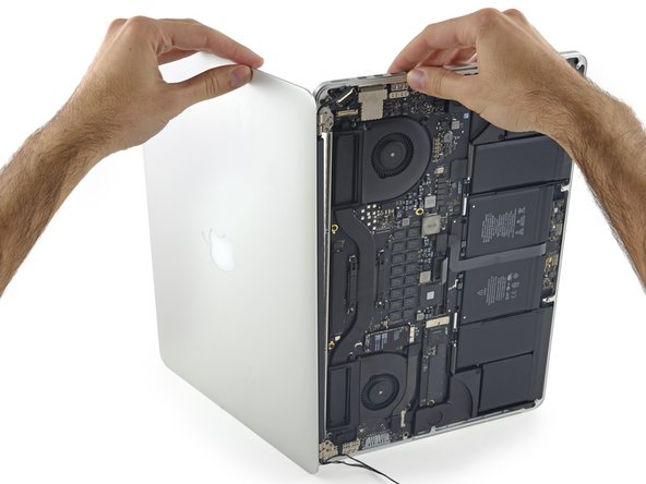 MacBook Pro 15インチ Retina Display Mid 2015のディスプレイアセンブリの交換: 手順 18、 3の画像 2