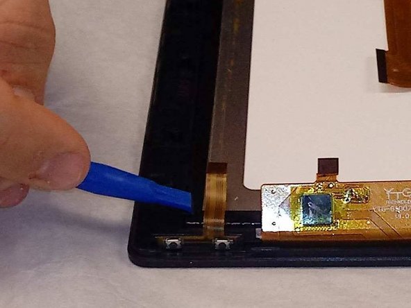 Quantum View 10.1 Screen Replacement, Remove Display from screen: crwdns2935265:06crwdnd2935265:02crwdnd2935265:03crwdne2935265:0