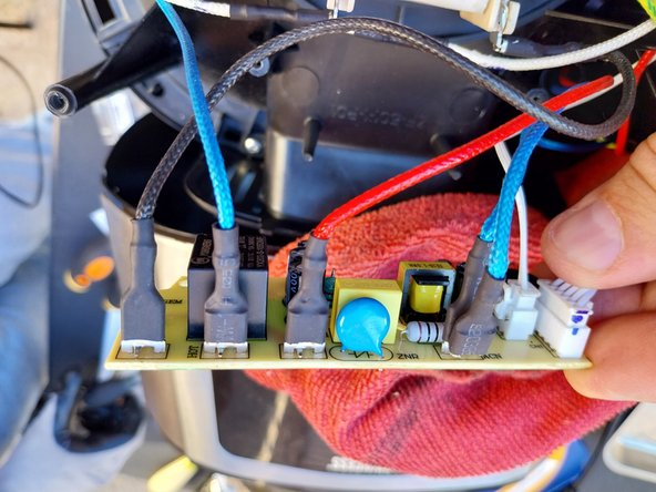 Air Fryer  Princess 182024 - No enciende, avería de termo  fusible de entrada alimentación.: paso 2, imagen 2 de 2
