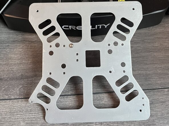 Ender 3 V3 SE Hot Bed Replacement, Removing the metal bracket: 步骤 5 中的图像 2，2