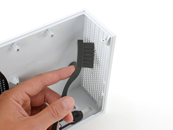 How to Open and Clean an Xbox Series S, Clean the plastic cases: step 7, image 1 of 3