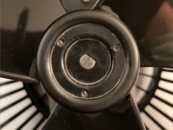 Honeywell Turbo Force Air Circulator Fan Disassembly, Removing the plastic ring: stap 0, afbeelding 2 van 2