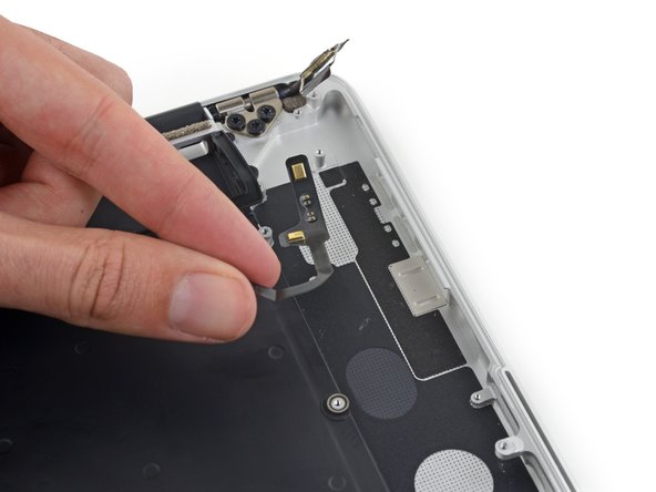 MacBook Pro 15" Retina Display Mid 2015 Upper Case Assembly Replacement, Microphones: crwdns2935265:046crwdnd2935265:03crwdnd2935265:03crwdne2935265:0