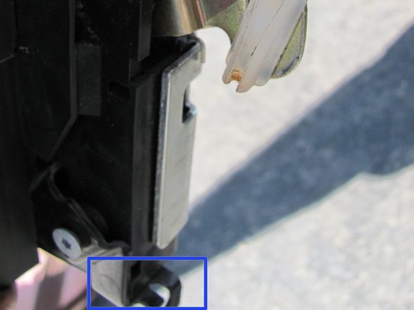 2001-2006 Mini Cooper Lock Actuator Replacement: crwdns2935265:09crwdnd2935265:02crwdnd2935265:02crwdne2935265:0