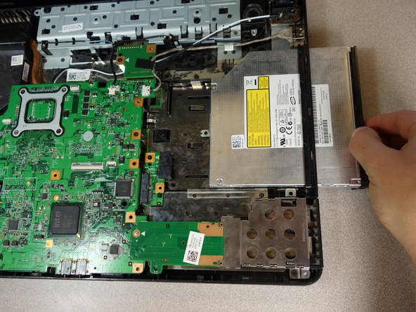 Dell Inspiron 1750 Internal Fan Replacement: crwdns2935265:011crwdnd2935265:02crwdnd2935265:02crwdne2935265:0