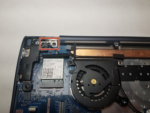 Samsung ATIV Book 9 Plus Screen Replacement: adım 4, 2 resimden 2.
