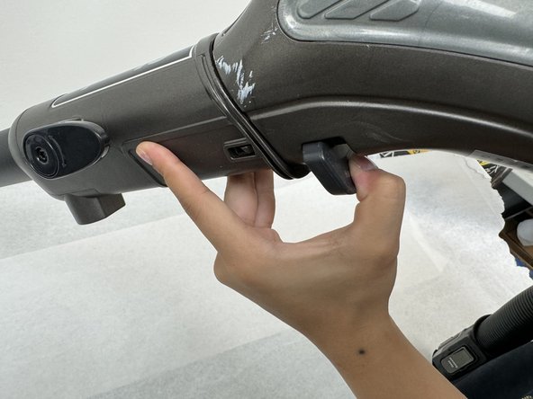 Shark Apex DuoClean Powered Lift-Away AZ1002 Hose Replacement: crwdns2935265:05crwdnd2935265:02crwdnd2935265:03crwdne2935265:0