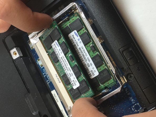 Toshiba Satellite A215-S4757 RAM Replacement: crwdns2935265:03crwdnd2935265:03crwdnd2935265:03crwdne2935265:0