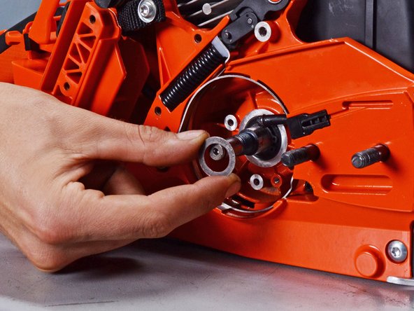 Echo Chain Saw CS590 2019 Oil System Replacement, Remove the washer: crwdns2935265:035crwdnd2935265:02crwdnd2935265:03crwdne2935265:0