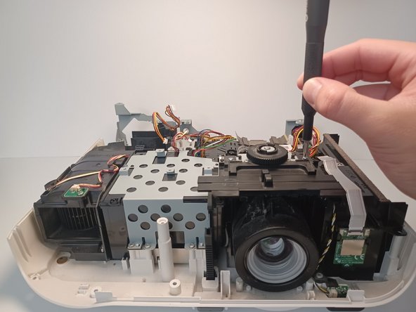 Epson Home Cinema 2150 Exhaust Fan Replacement: stap 0, afbeelding 2 van 3
