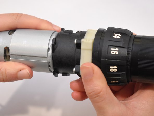 Milwaukee M12 2407-20 Gear Case Assembly Replacement: crwdns2935265:04crwdnd2935265:02crwdnd2935265:03crwdne2935265:0