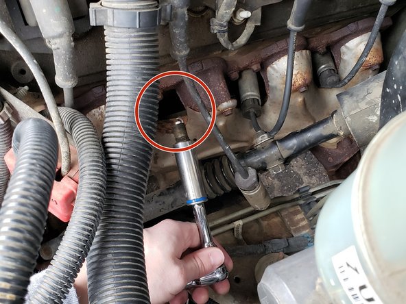 2002 GMC Sierra 1500 5.3L Spark Plug Disassembly: step 5, image 2 of 3