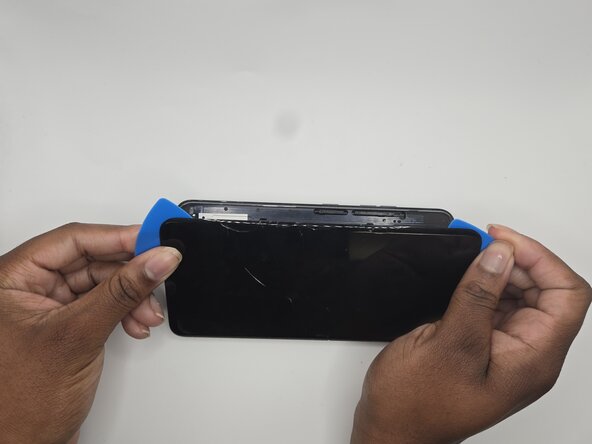 LG V40 ThinQ Screen Replacement: step 12, image 2 of 2