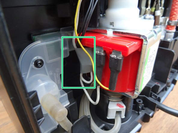 Philips EP models: pump replacement: crwdns2935265:010crwdnd2935265:03crwdnd2935265:03crwdne2935265:0