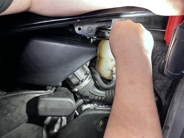 2017 Jeep Cherokee Air Filter Replacement: step 6, image 2 of 3