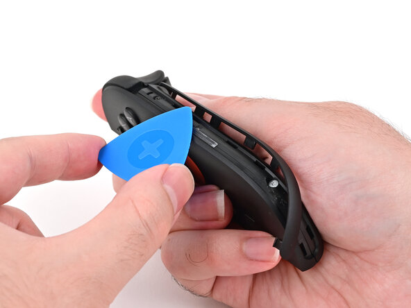 Joy-Con 2 (Right) Joystick Replacement, Remove the plastic strip: crwdns2935265:04crwdnd2935265:03crwdnd2935265:03crwdne2935265:0
