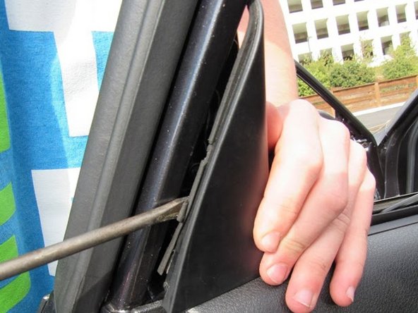 2009 Subaru Impreza WRX Rear Speaker Replacement: crwdns2935265:05crwdnd2935265:02crwdnd2935265:02crwdne2935265:0