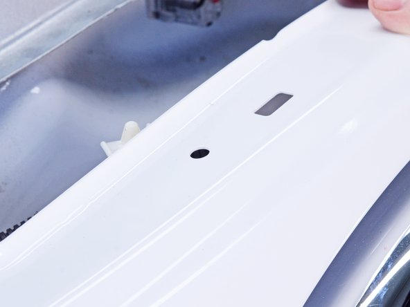 Whirlpool Dryer Door Switch Testing and Replacement, Release the door switch harness: 步骤 13 中的图像 3，3