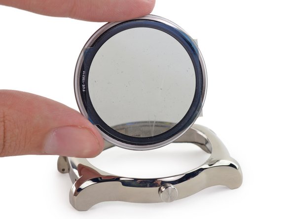 LG Watch Urbane Teardown: crwdns2935265:013crwdnd2935265:02crwdnd2935265:03crwdne2935265:0