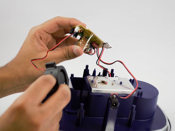 EMSON ​Star Wars R2-D2 Ultrasonic Cool Mist Humidifier (One Gallon) Teardown: crwdns2935265:06crwdnd2935265:02crwdnd2935265:02crwdne2935265:0