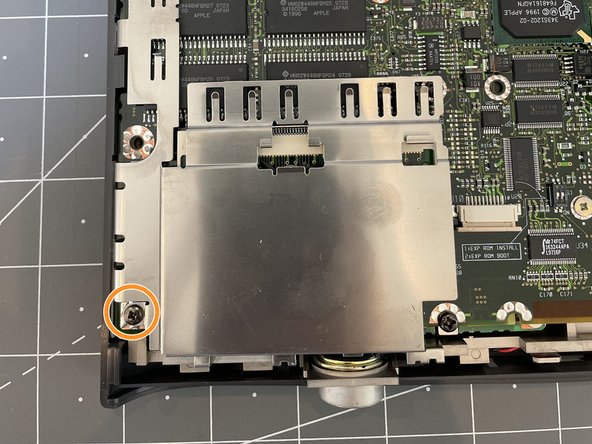 PowerBook 2400c Disassembly, Remove shielding: passo 10, immagine 3 di 3