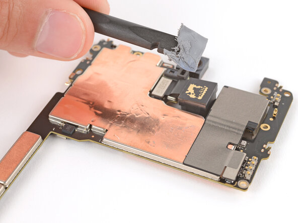 Google Pixel 9a Logic Board Replacement, Remove the thermal pads: passo 34, immagine 3 di 3