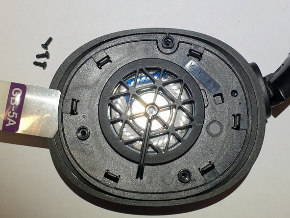 JBL Tune 700BT Teardown, right side - driver unit: crwdns2935265:04crwdnd2935265:01crwdnd2935265:03crwdne2935265:0