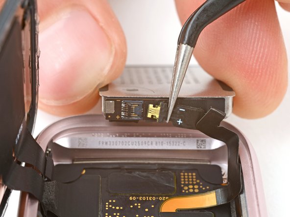 Apple Watch Series 9 (41mm) Battery Replacement: 21 단계, 이미지 2개 중 2개