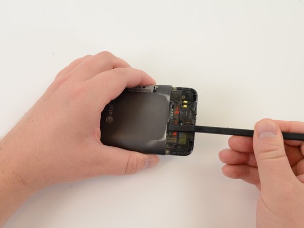 HTC Inspire 4G Display Assembly Replacement: 步骤 5 中的图像 2，3