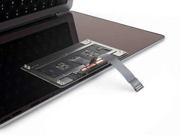 MacBook Pro 14" Late 2023 (M3) Battery Replacement, Lift the body of the MacBook: crwdns2935265:023crwdnd2935265:03crwdnd2935265:03crwdne2935265:0