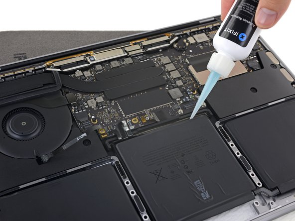 MacBook Pro 13" Function Keys 2017 Battery Replacement: crwdns2935265:035crwdnd2935265:03crwdnd2935265:03crwdne2935265:0