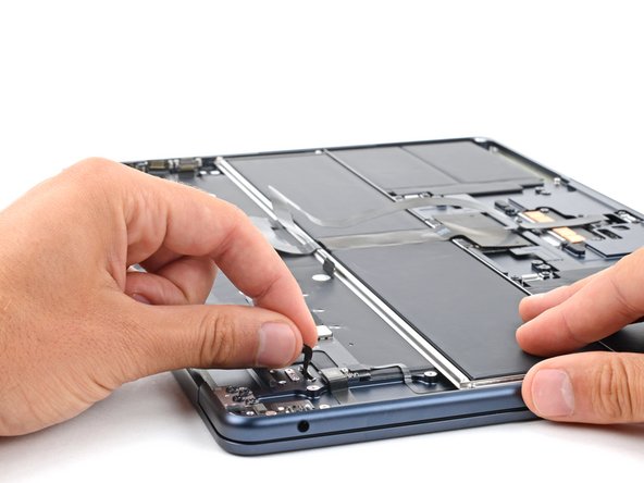 Macbook Air M2 2022 Touch ID Sensor Replacement, Reassembly information: crwdns2935265:040crwdnd2935265:03crwdnd2935265:03crwdne2935265:0