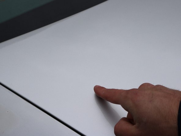 How to Repair a Scratch On a Car: crwdns2935265:012crwdnd2935265:02crwdnd2935265:02crwdne2935265:0