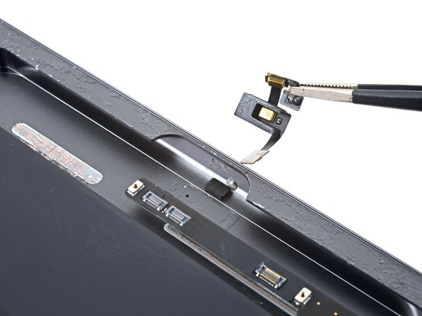 iPad 8 Microphone Assembly Replacement