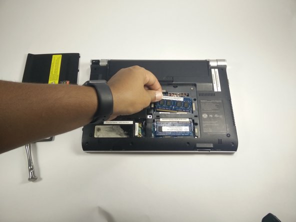 Sony Vaio PCG-31311L RAM Replacement: crwdns2935265:03crwdnd2935265:02crwdnd2935265:02crwdne2935265:0