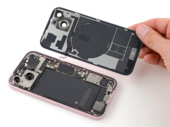 iPhone 15 Battery Replacement, Remove the back glass: stap 24, afbeelding 1 van 1