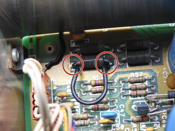 The simple Atari 1050 Disk Drive Conversion to DC, Place the first jumper: crwdns2935265:04crwdnd2935265:03crwdnd2935265:03crwdne2935265:0