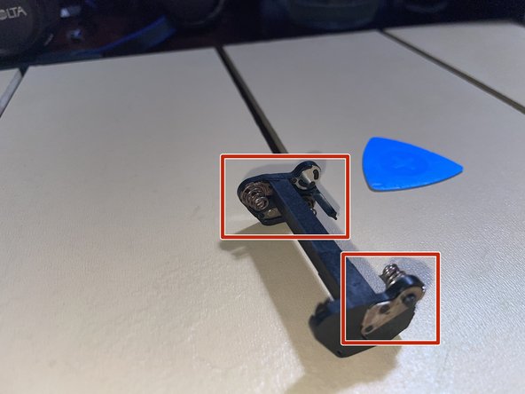 (AAA) Cleaning battery leakage (Maxxum 5000/7000), An example of a "borderline" cover: crwdns2935265:02crwdnd2935265:02crwdnd2935265:03crwdne2935265:0